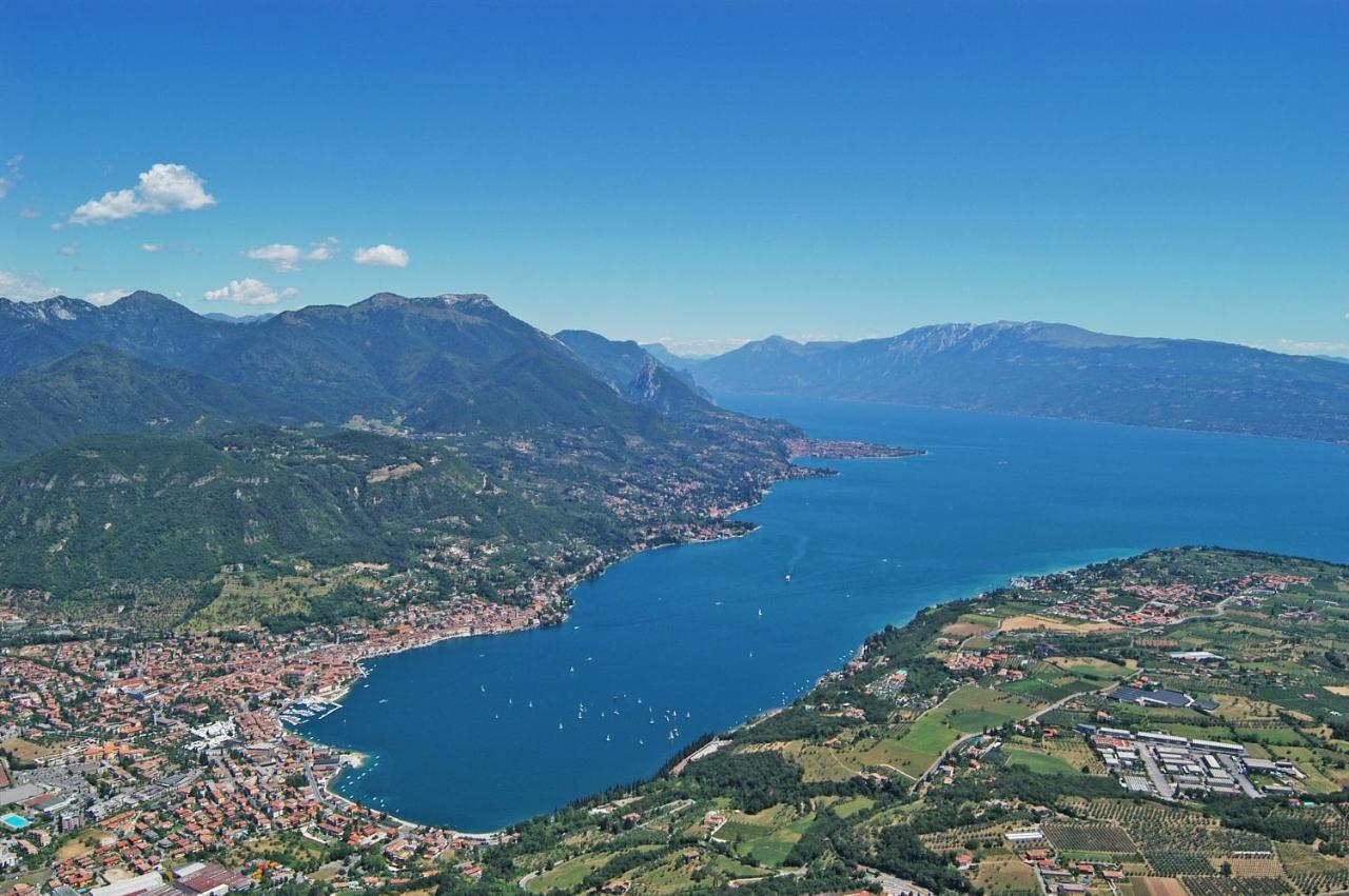 Apartments Villa Bougainville San Felice del Benaco Exterior photo